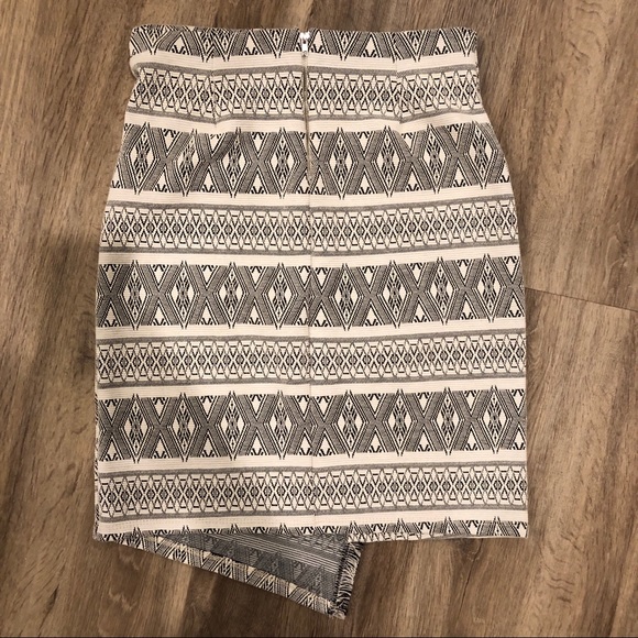 Lulu’s Boho Chic Asymmetrical Skirt Size Small - Picture 6 of 7